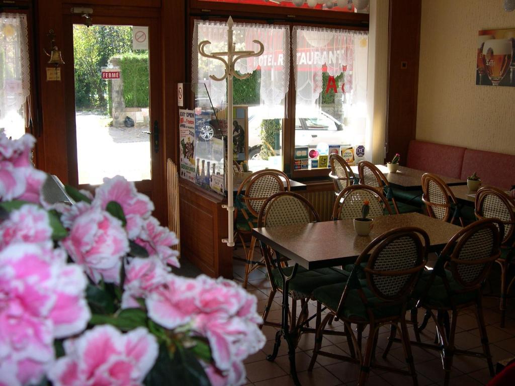 Hotel Restaurant De La Poste A Gérardmer Buitenkant foto