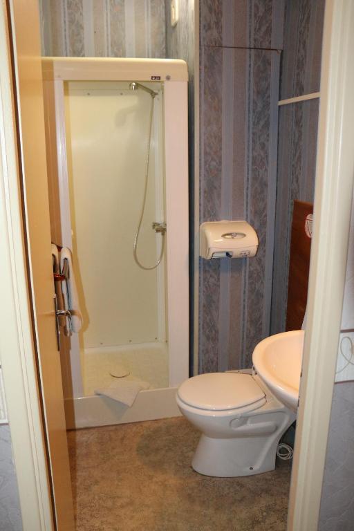 Hotel Restaurant De La Poste A Gérardmer Kamer foto